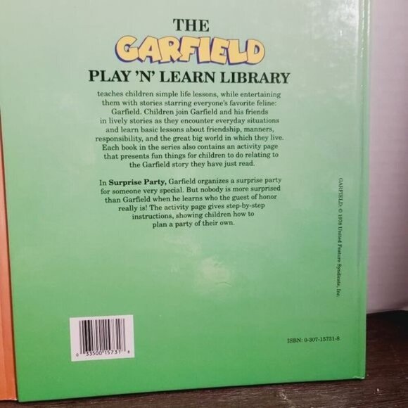 Lot of 2 Vintage Garfield Cartoon Books Endangered Odie Surprise Party - Picture 10 of 11